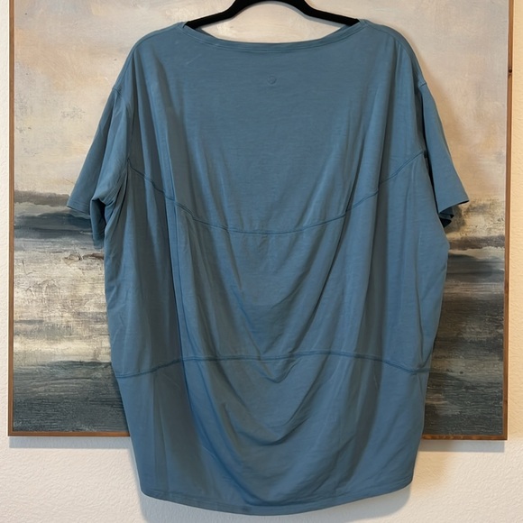 Lululemon Utility Blue Back in Action Short-Sleeve Shirt - Picture 2 of 6